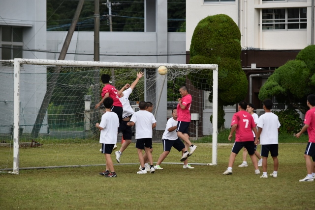 サッカー８