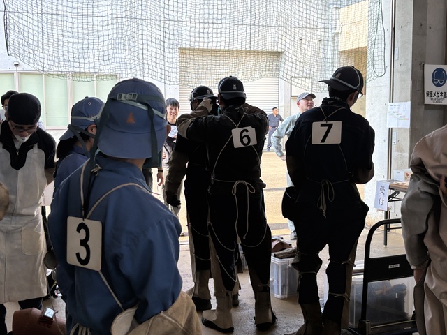 ゼッケン付け合い